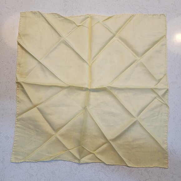 Vintage Men's Butter Yellow 100% Silk Pocket Square 17” Hand Rolled - Picture 1 of 2